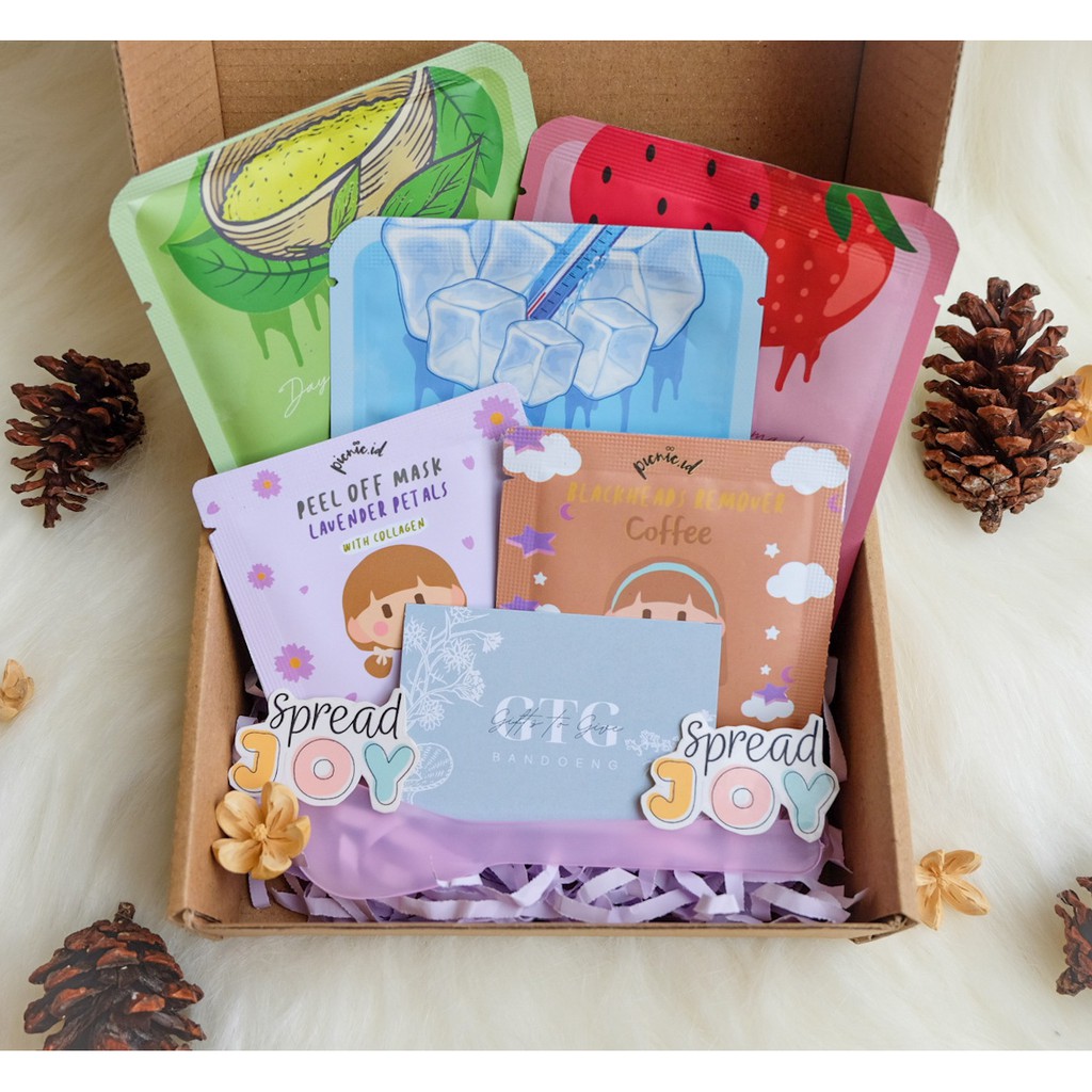 

Gift Box Hampers Hadiah Ulang Tahun Graduation Box Birthday Box Surprise Box Masker Organik 03