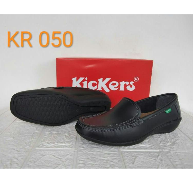 Menarik.. sepatu pantofel Kickers pantofel wanita flat kerja sekolah formal hitam