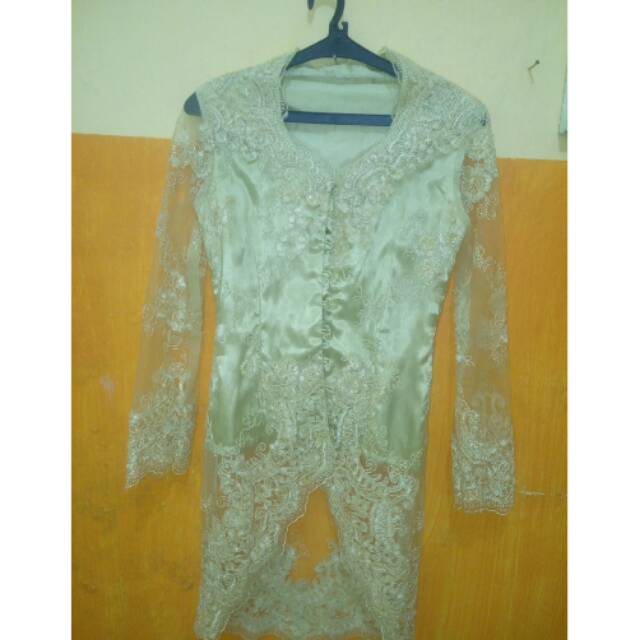 Preloved Kebaya Brokat