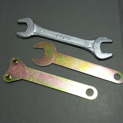 Kunci Pas 14 Gerinda Spanner untuk gerinda 4 inch