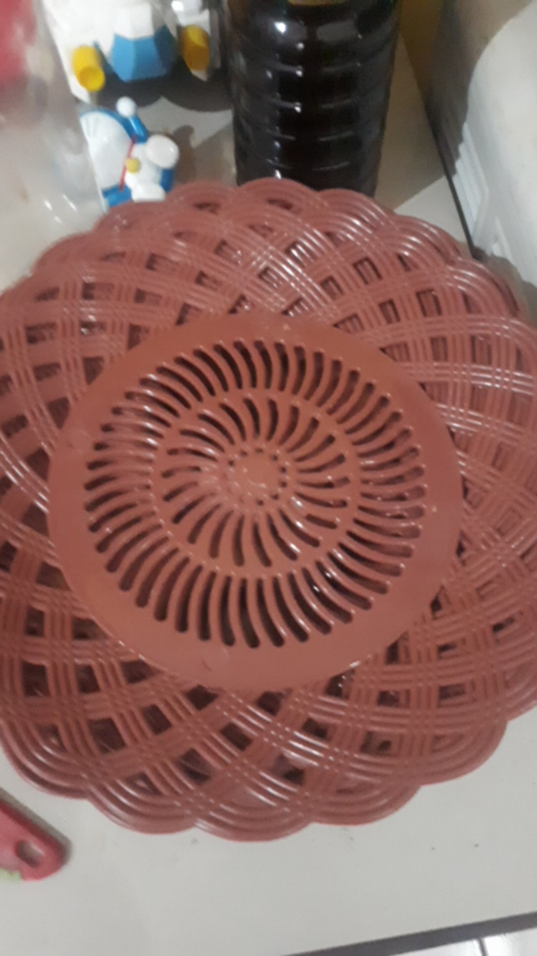 Piring Anyaman Rotan Plastik Isi 12 Pcs - Cokelat / Piring Plastik / Piring Anyam