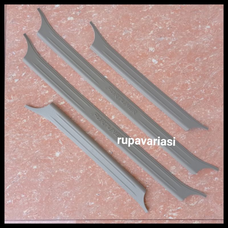 silplate sill plate samping pintu mobil toyota fortuner 2004 sampai 2015 CREAM 2014 2013 2012 2011 2010 2009 2008 2007 2006 2005