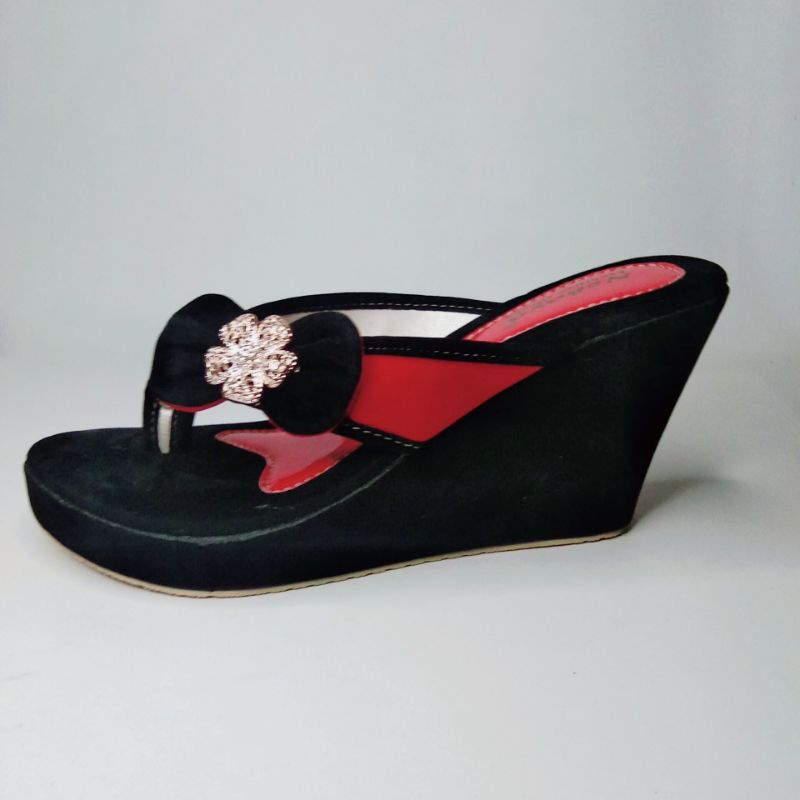 Wedges Wanita Model Jepit Bahan Suede (NHY 03)