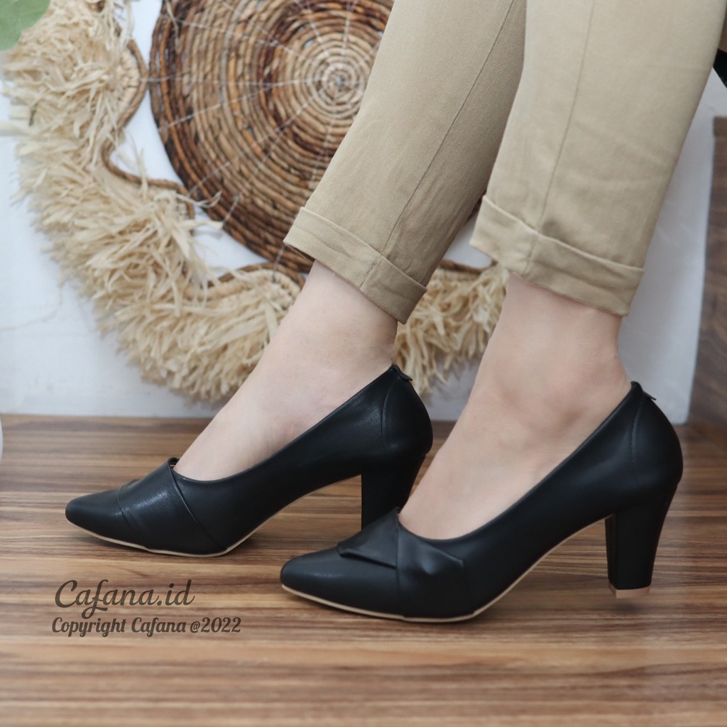Sepatu Pantofel Premium Wanita Echa  SDH244
