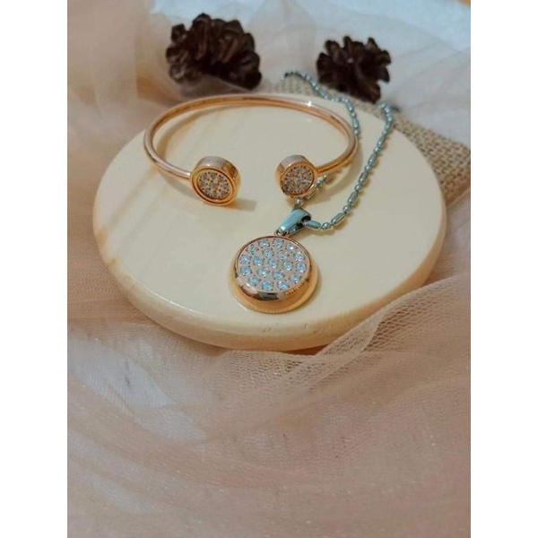 kalung dan gelang Kesehatan dari  MCI ORIGINAL 100% MEMBER RESMI MCI INDONESIA