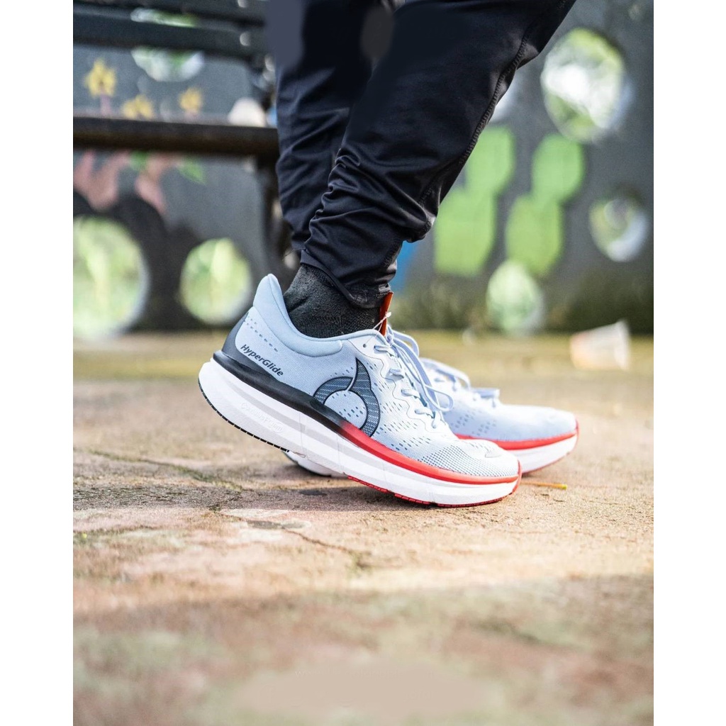 ortuseight hyperglide 1.2 white blue sneaker sepatu running