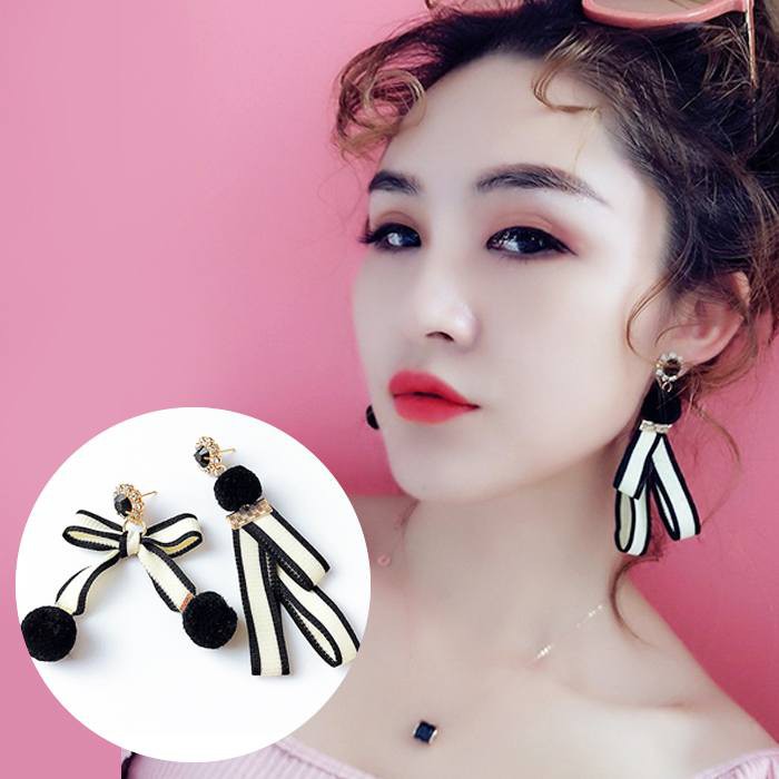 Anting Korea Hair Ball Bow