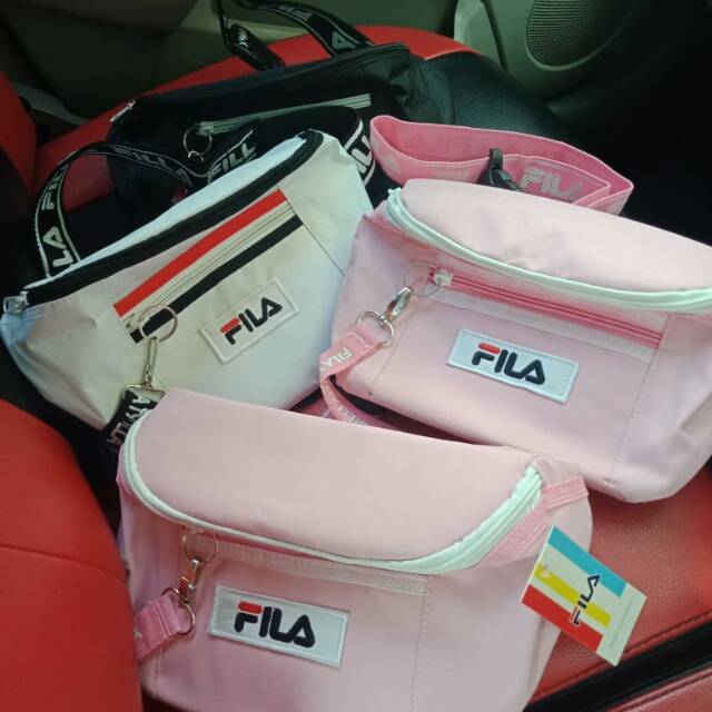 Tas slempang , waistbag cewek . Tas kekinian