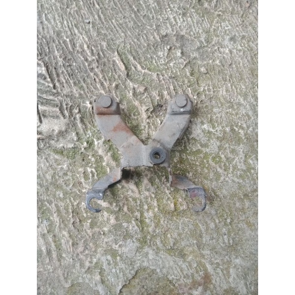 BRACKET BREKET DUDUKAN SPEDOMETER YAMAHA RX KING NEW