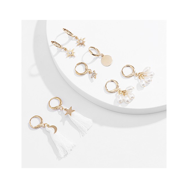 LRC Anting Set Fashion Golden Asymmetric Star Disc P76762