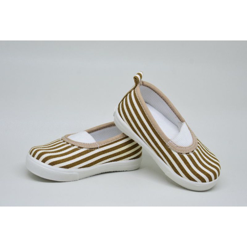 Sendal Anak Perempuan Simple Model Salur Usia 1 2 3 Tahun Sol Karet Murah Slip On Ringan