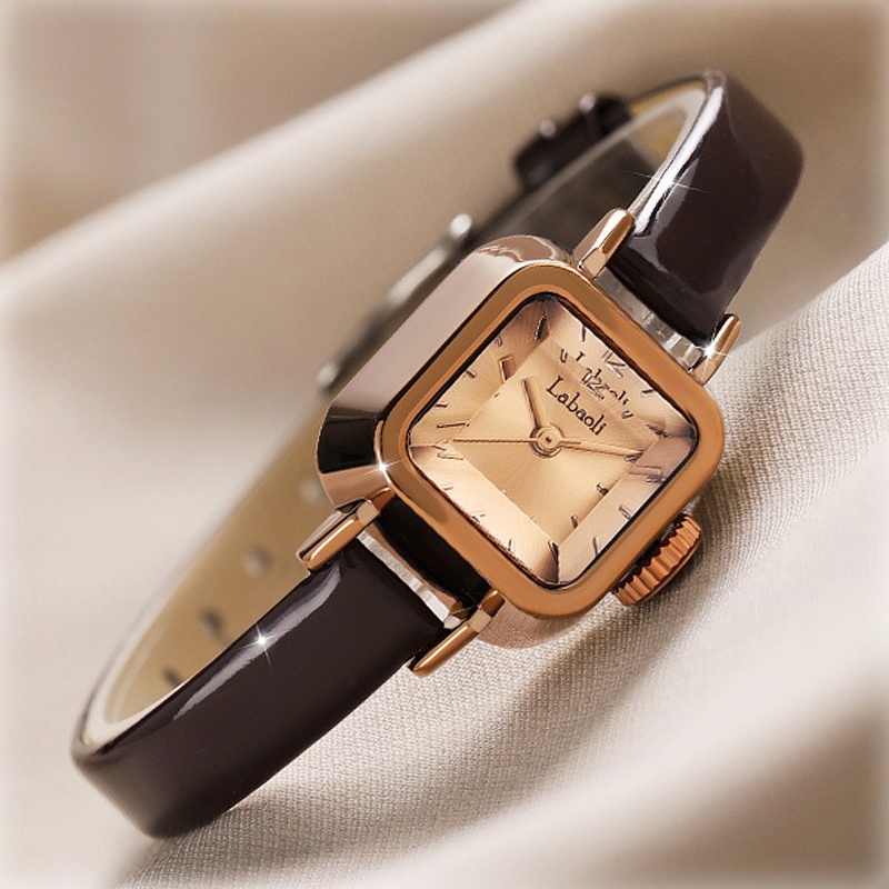 HARGA TERMURAH✅ Jam Tangan Wanita Square Minimalist Desain Elegan dengan Dial Persegi dan Strap Kulit Klasik Cocok untuk Tampilan Feminin Kasual dan Formal JW21