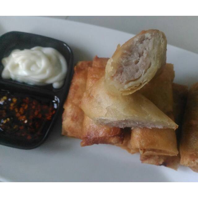 

Lumpia ayam goreng