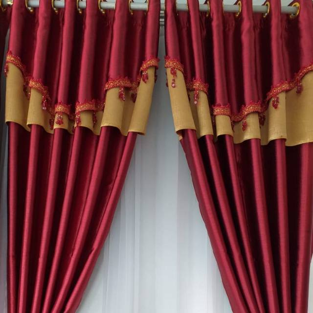 GORDEN PONI VE EMBOS MERAH KOMBINASI GOLD