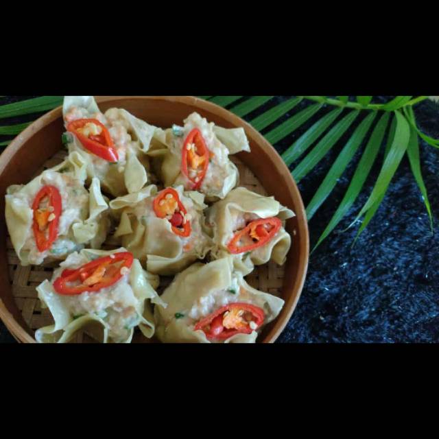 

Siomay berbagai macam topping (Baca Desk)