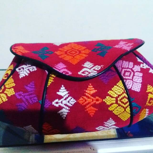 

Cluth songket mix kulit domba ukuran 30 cm x 20 cm x 5cm