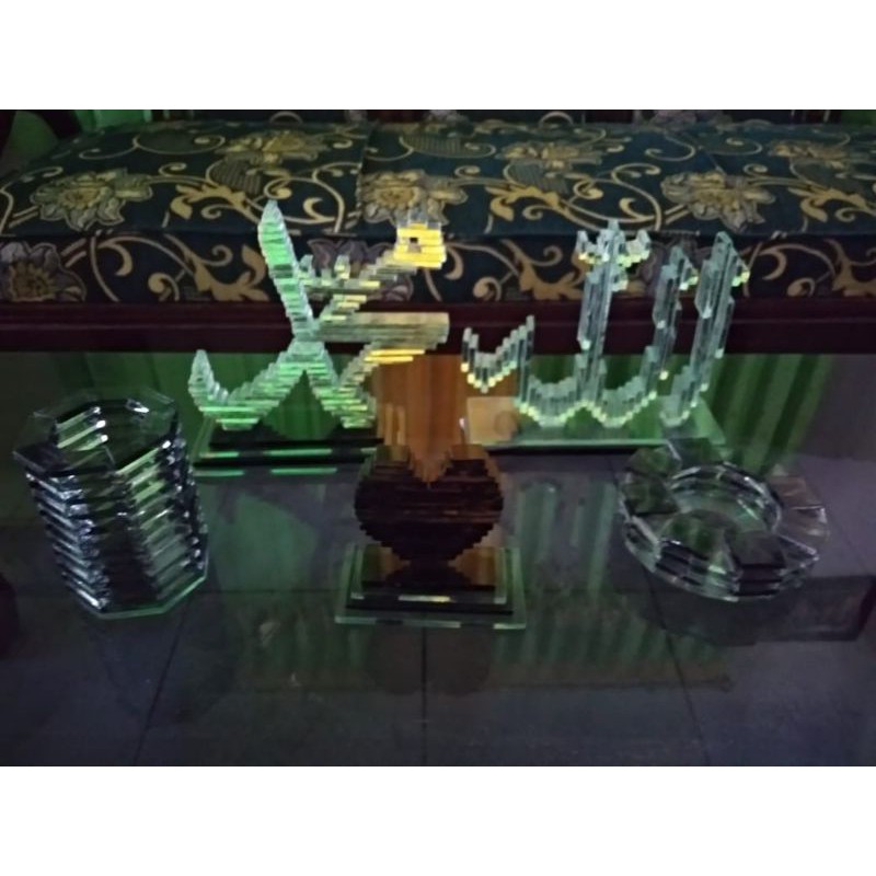 

Hiasan Kaca