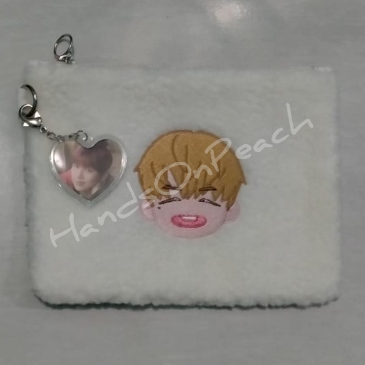 [OFFICIAL] WANNA ONE KANG DANIEL - KEYRING + POUCH SET - SUMMER POP-UP WINTER STORE
