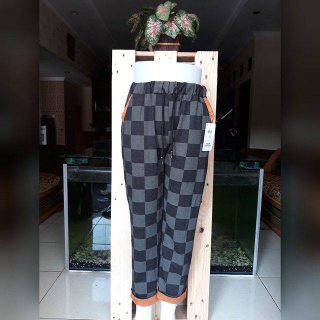 Celana zara kotak import