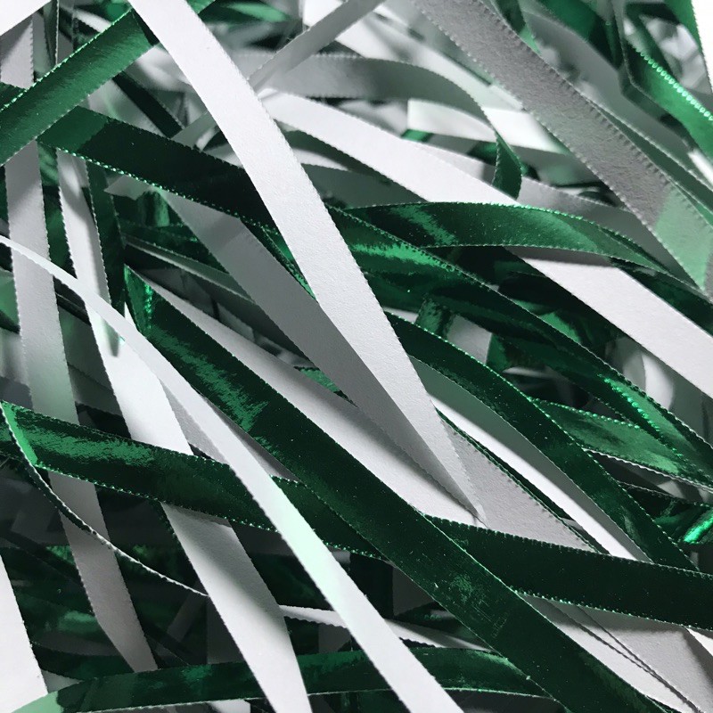 

Shredded Paper / Gift Box Filler / Straight Cut / Kertas Potong Cacah Serut / Metalic Green 80g