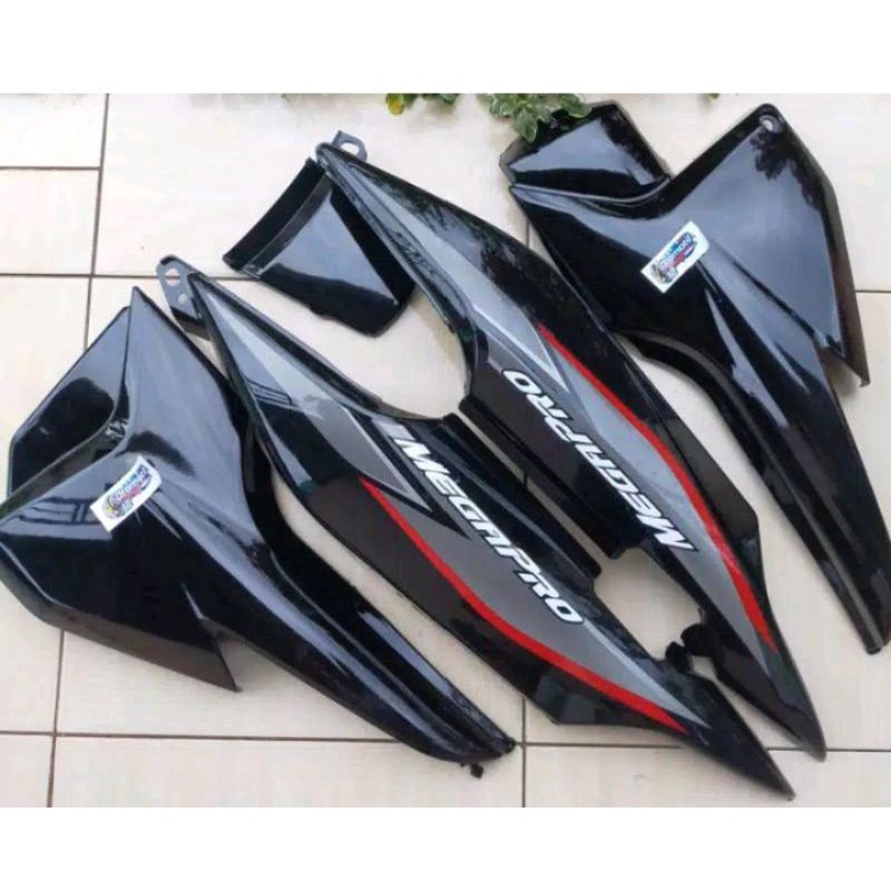 Cover body belakang + Bok aki Megapro Primus