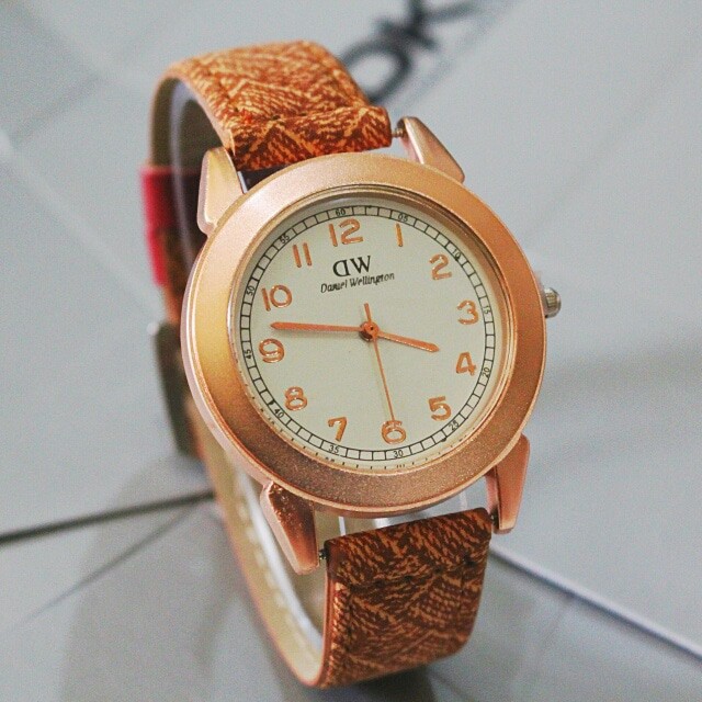 jam tangan DW wanita original murah / 1069