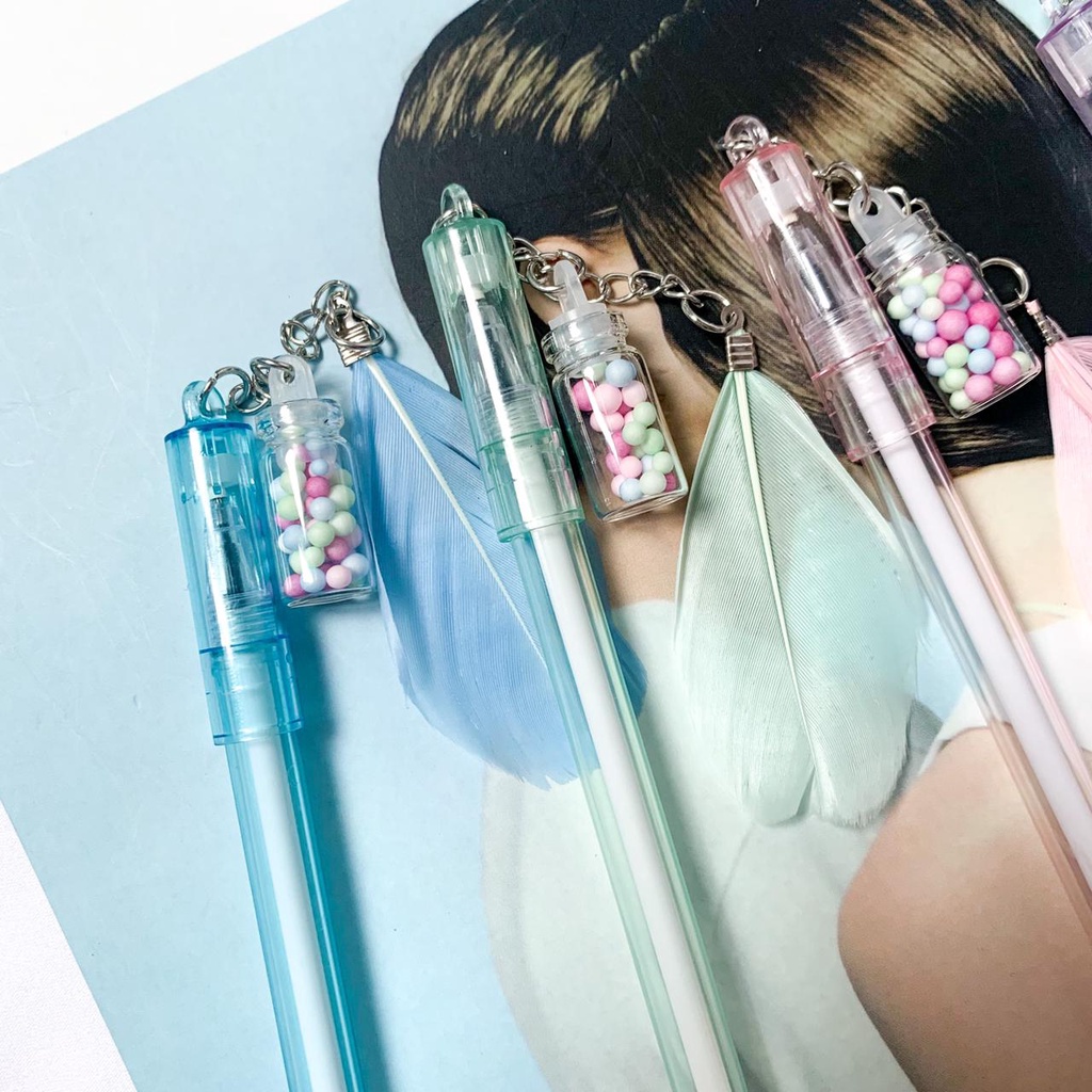 Pulpen gantungan bulu kemoceng angsa cantik dengan bola permen pastel lilac kado unik pena pen READY