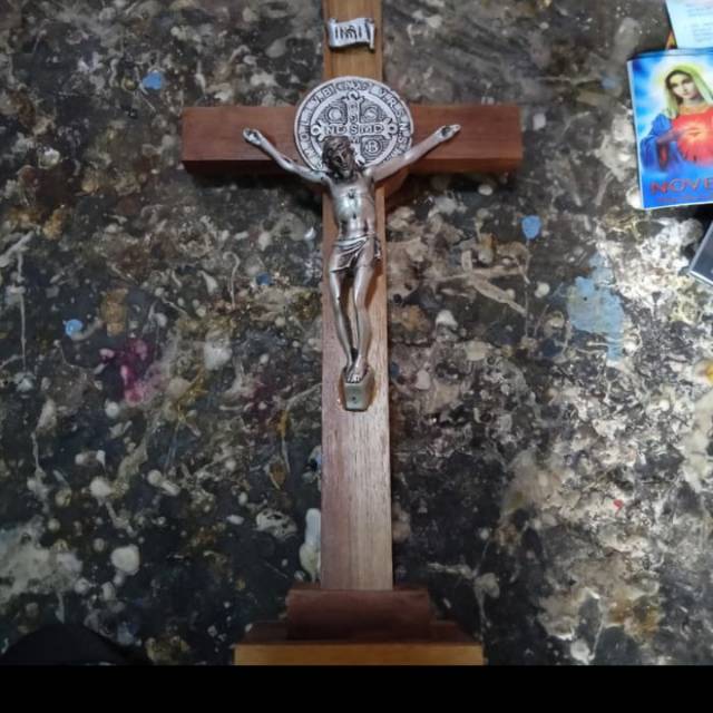Salib Duduk Benedictus 30cm