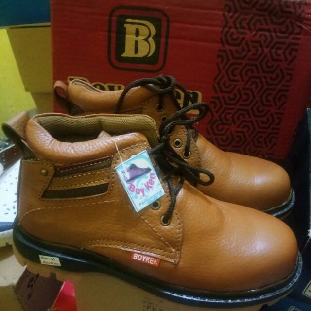 Sepatu sefty boot kulit asli depan ada besi nyaman dipakai