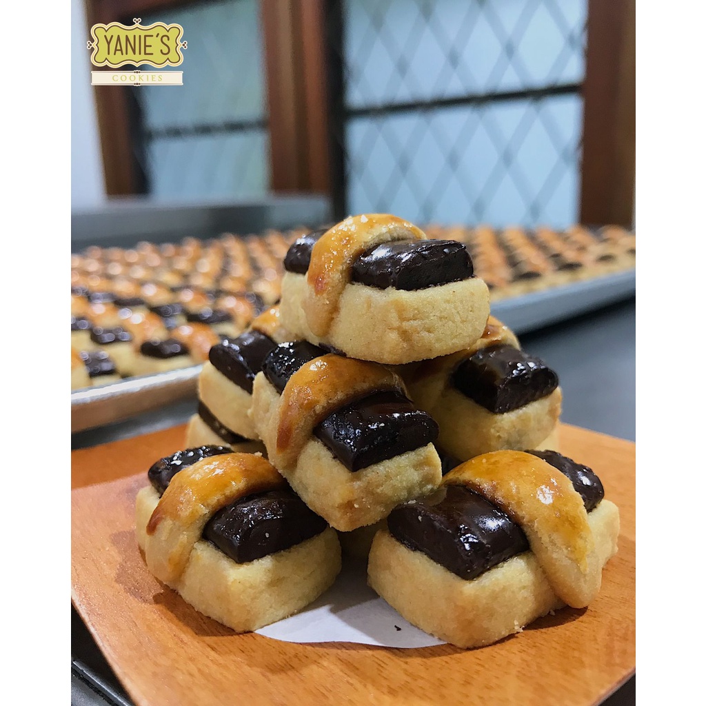 

Choco Stick - Premium Tulip Chocolate Couverture Lumer gurih dan nikmat, Juara nya ChocoStick.