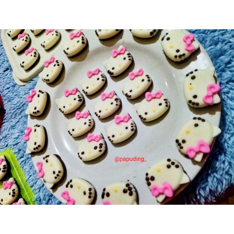 

coklat karakter hello Kitty / kue lebaran Snack ulang tahun anak ultah jajanan viral