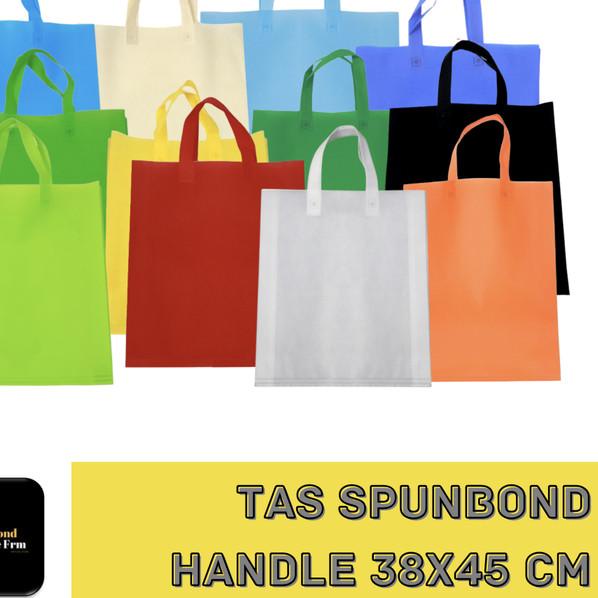 

GOODIE BAG TAS SPUNDBOND HANDLE 38X45 cm - LUSINAN - Hitam