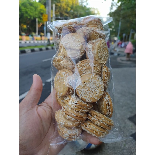 

kue mariwijen /kue gabin/cemilan tradisional