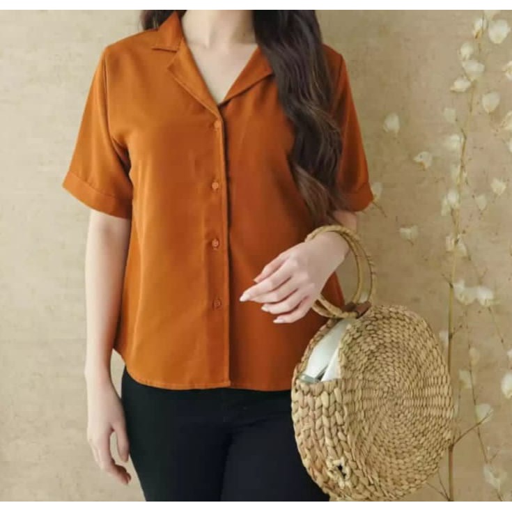 Baju Atasan Kemeja Wanita Basic Polos Warna, Blouse Lengan Pendek Casual Fashion untuk Kuliah, Kerja Dan Santai.