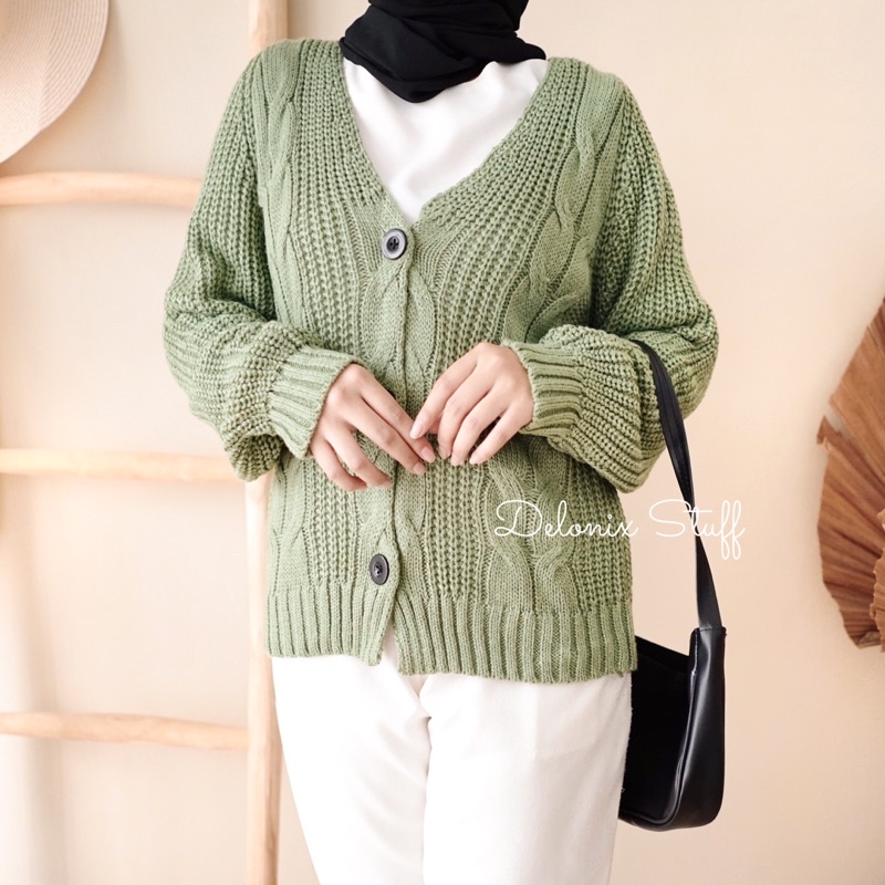 Chavina cable sweater premium