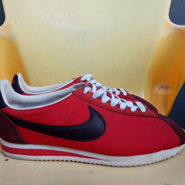 nike classic red