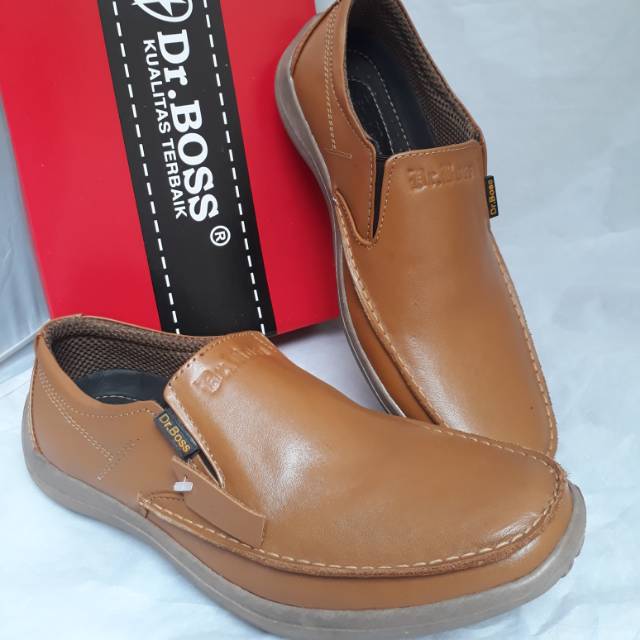 Sepatu Casual Slip On Dr.boss Moca