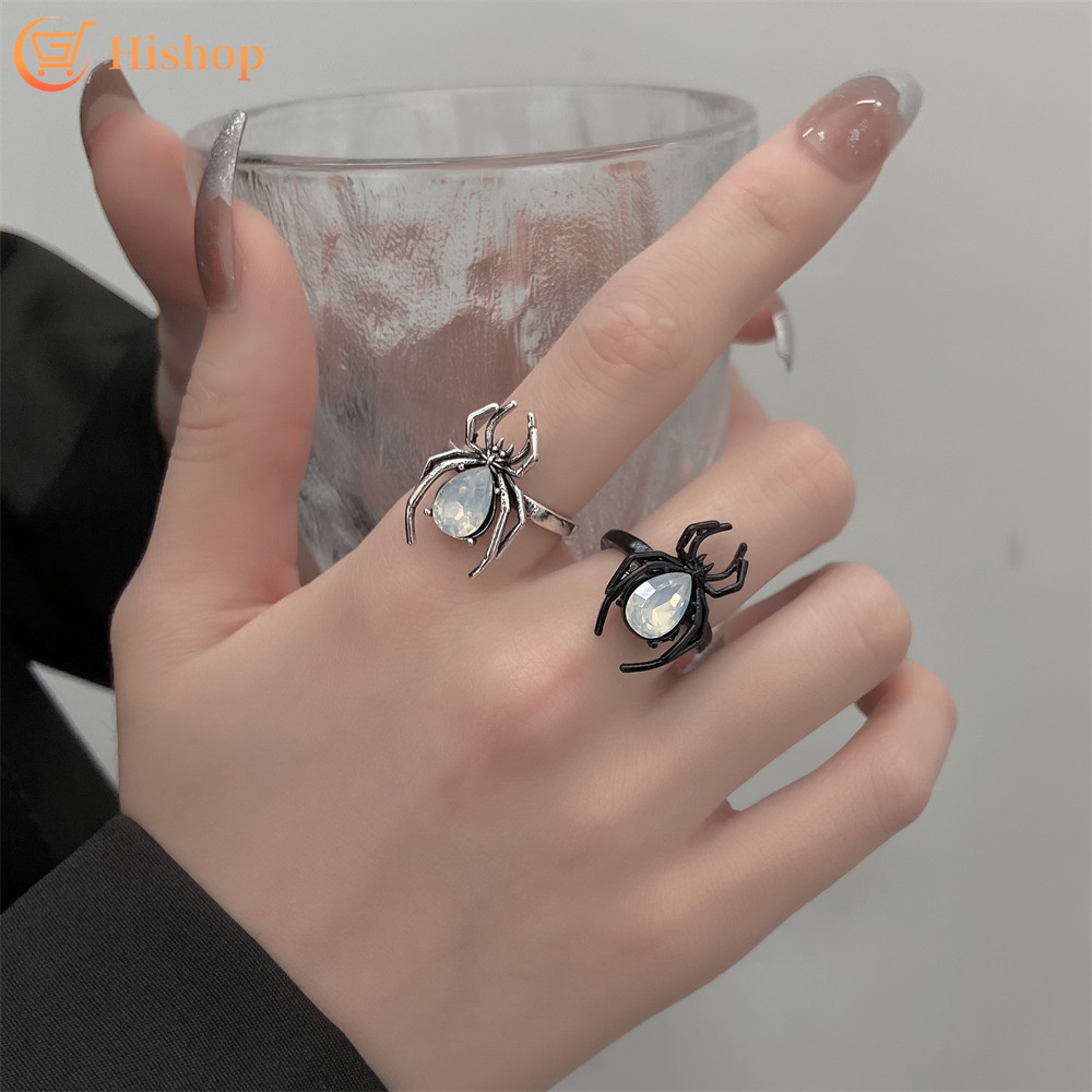 Cincin Silver Hitam Bentuk Laba-Laba Aksen Kristal Gaya Vintage Untuk Wanita