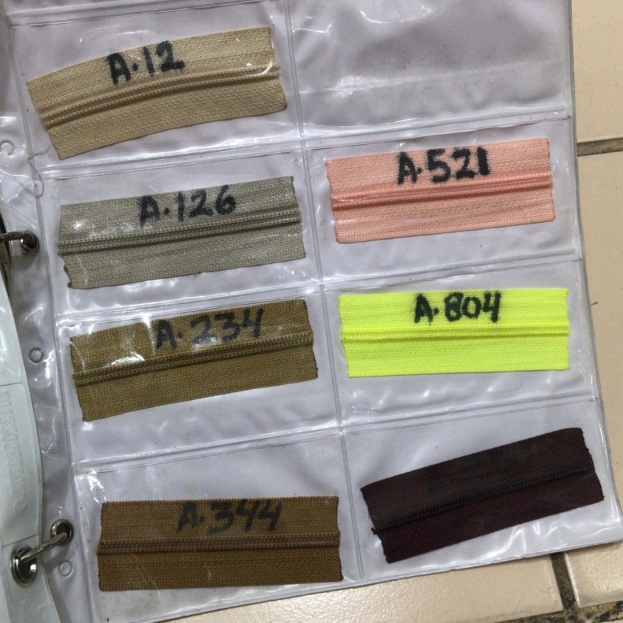 Daun Resleting Amco gigi plastik ukuran 5 Rol-an