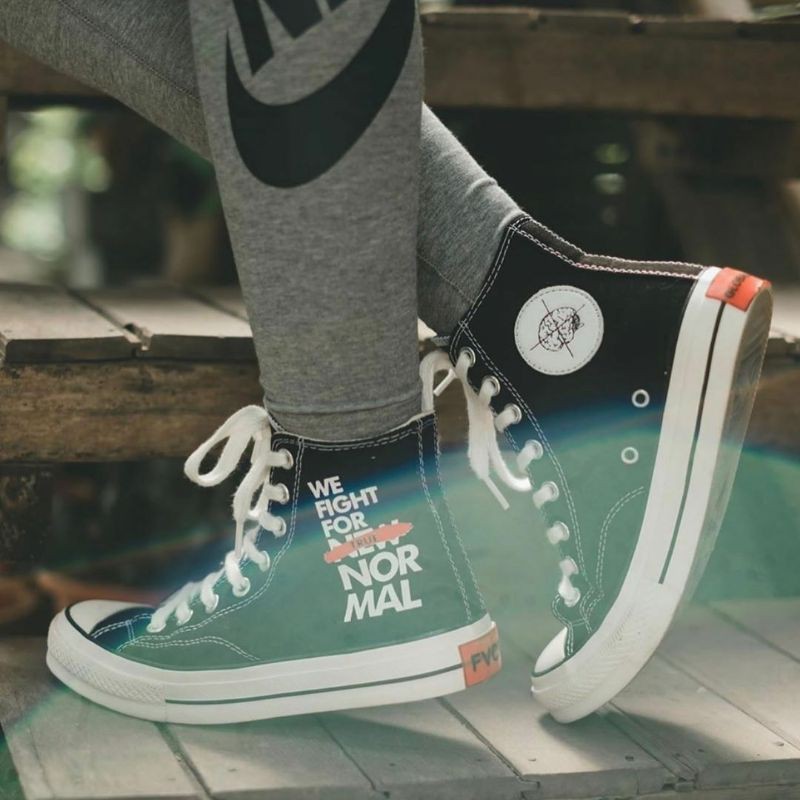 No Brands Corona Jancok Black White High