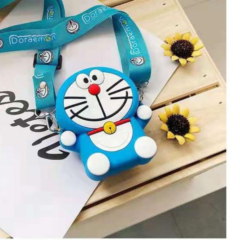 Tas selempang doraemon bisa nyala