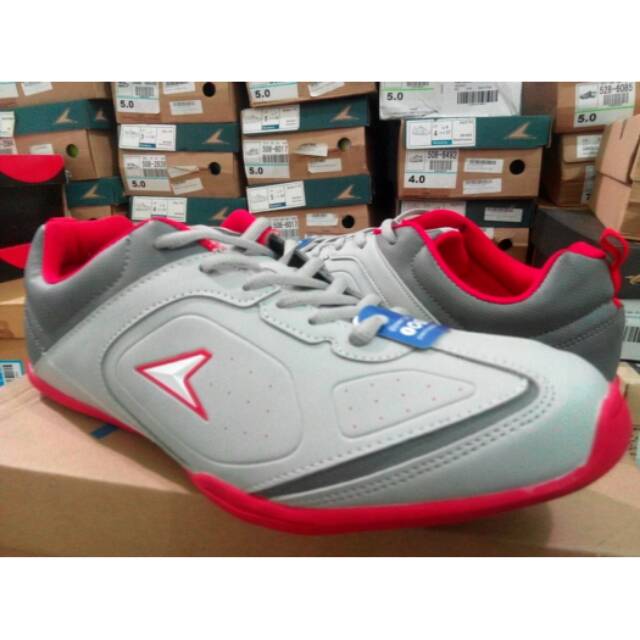 sepatu power running