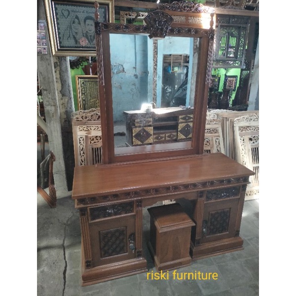 Meja rias tolet jati ukir