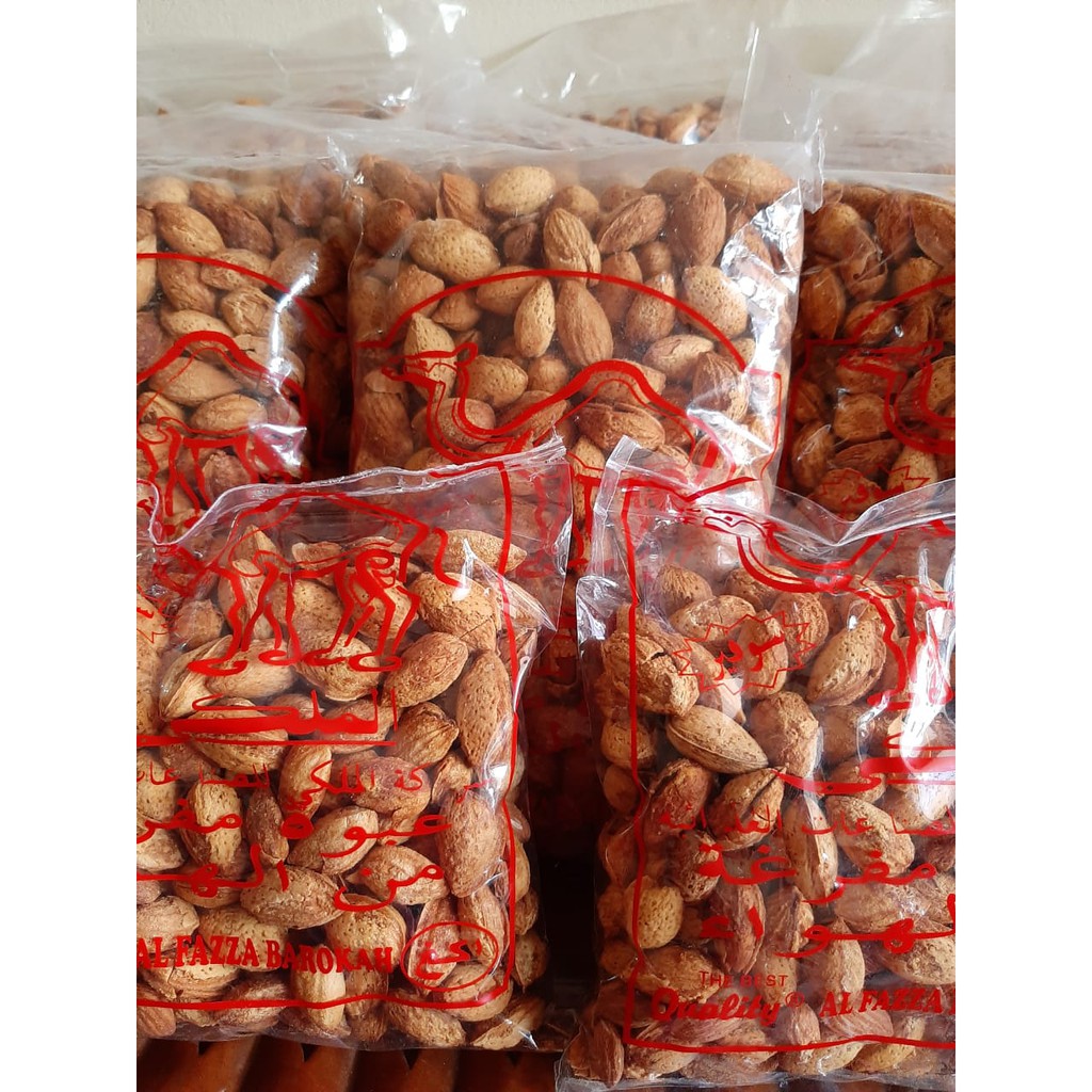 

Kacang almond