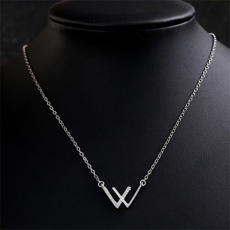 Kalung Rantai Klavikula Desain Huruf W Ganda Bahan Titanium Steel Gaya Jepang Korea Untuk Wanita