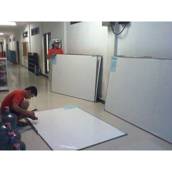 

PAPAN TULIS FULL GANTUNG 120x240 CM