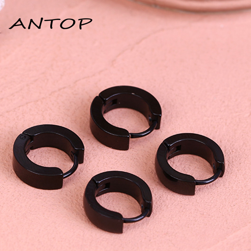 1 Pasang Anting Stud Bahan Stainless Steel Warna Hitam Gaya Korea Hip-Hop Gothic Punk Untuk Pria Dan Wanita