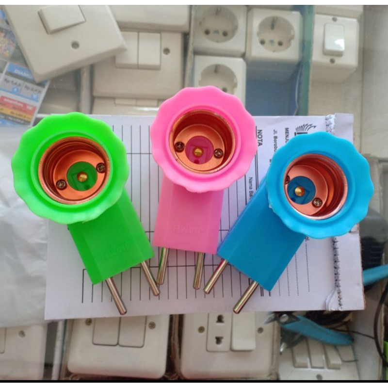 Fitting colok fitting colokan lampu plus saklar warna fitting tusukan