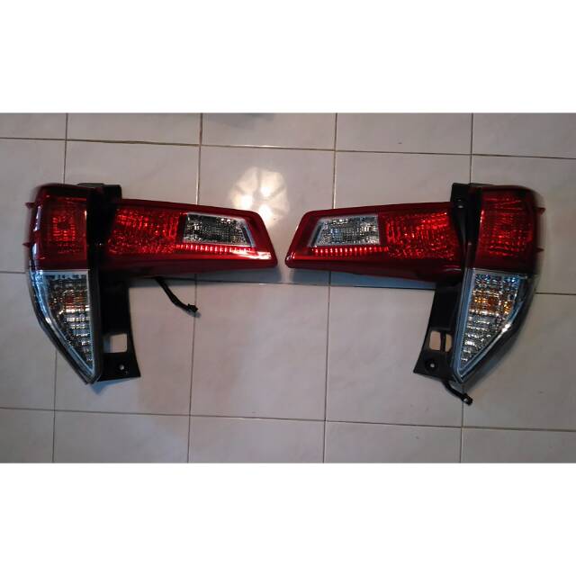 Lampu Belakang Innova Venturer FullSet