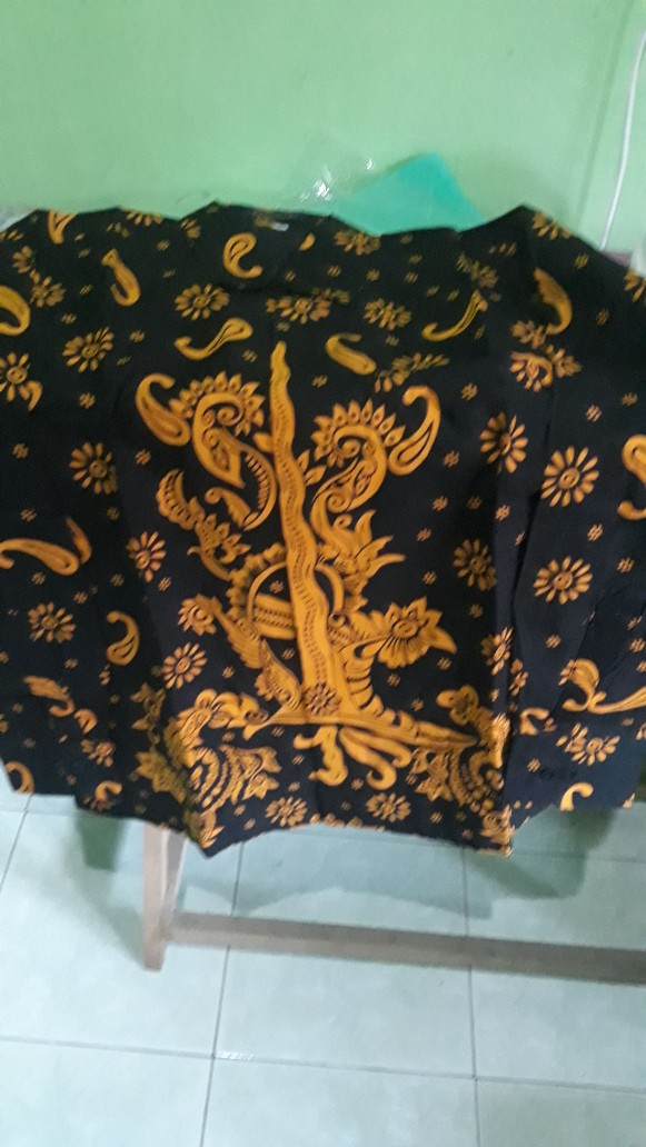 Batik Solo Keris Emas Kemeja Pria Katun Halus Lengan Panjang Full Furing